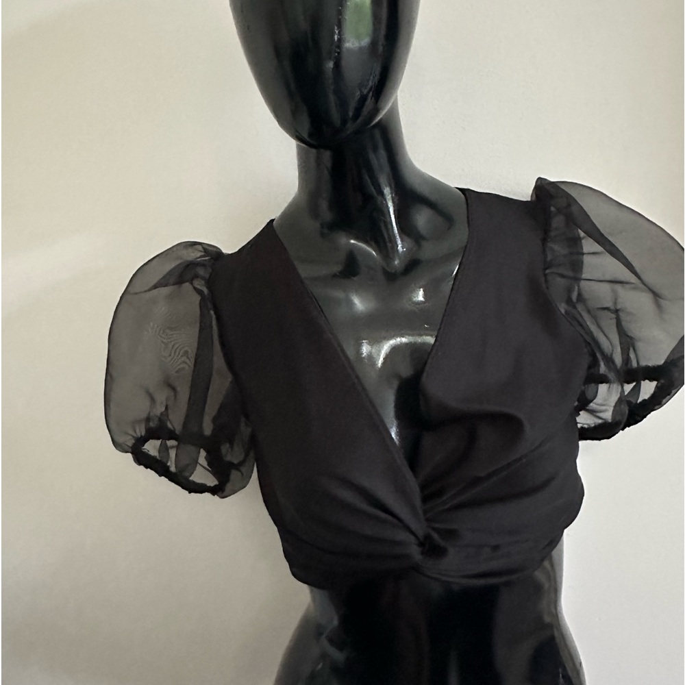 One By One black top w the perfect sleeve.  M